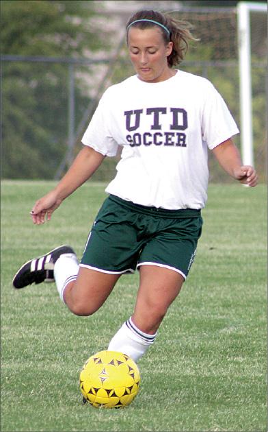 Eric Prince| Staff
Undeclared sophomore Leah Bowyer played 21 games last year as forward, scoring 13 goals. She was tapped for a spot on the All-American Southwest Conference first team last year.