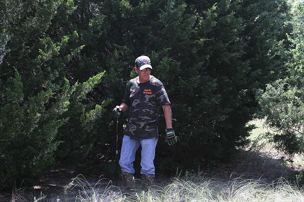 Mark Morris, the father of Christina Morris, examines a clearing for any evidence that may lead to where his daughter is. Every Saturday, Morris and a team of about a dozen searchers look through the local countryside for any clues regarding where Christina is located.