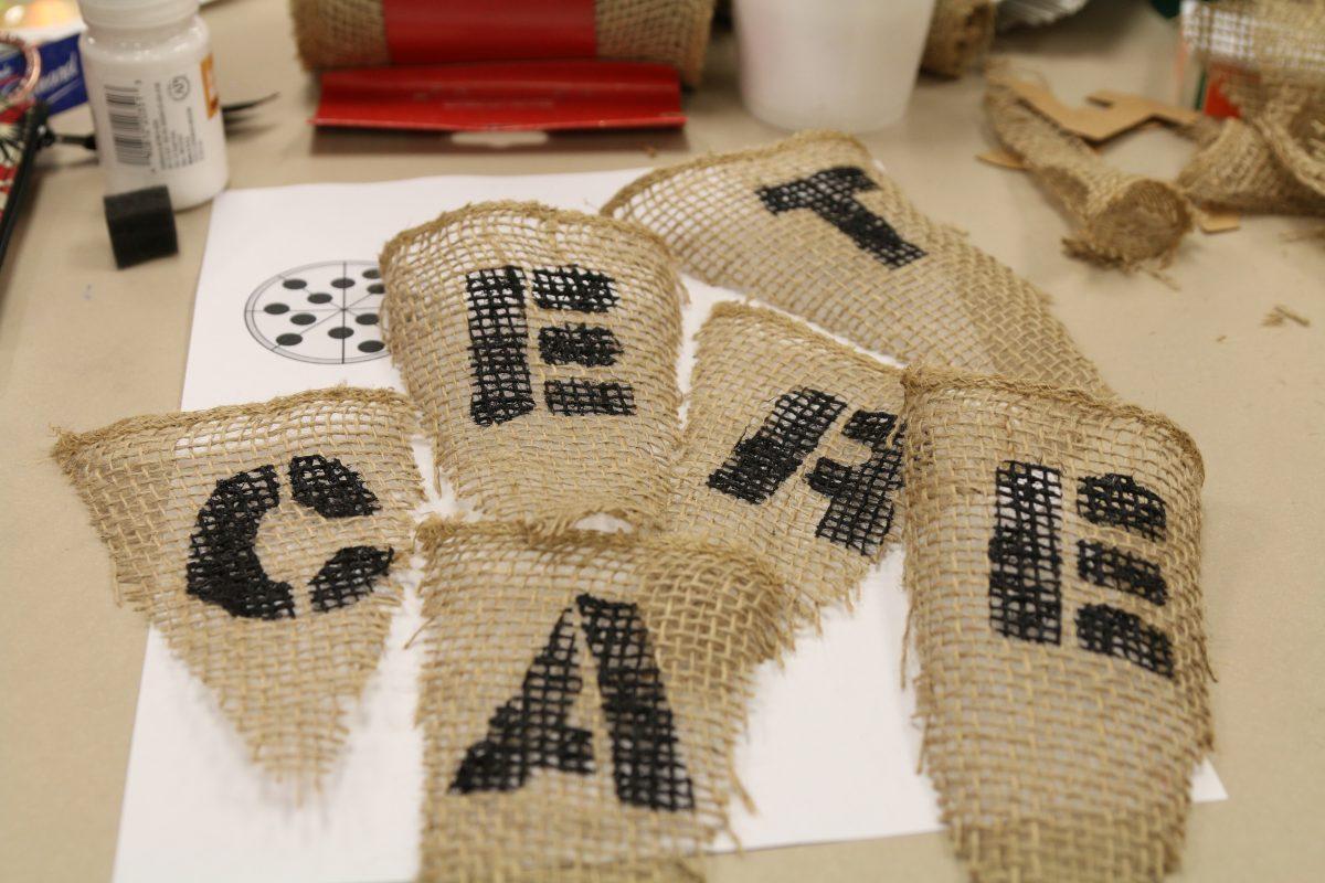 Pinpossible: Burlap Garland