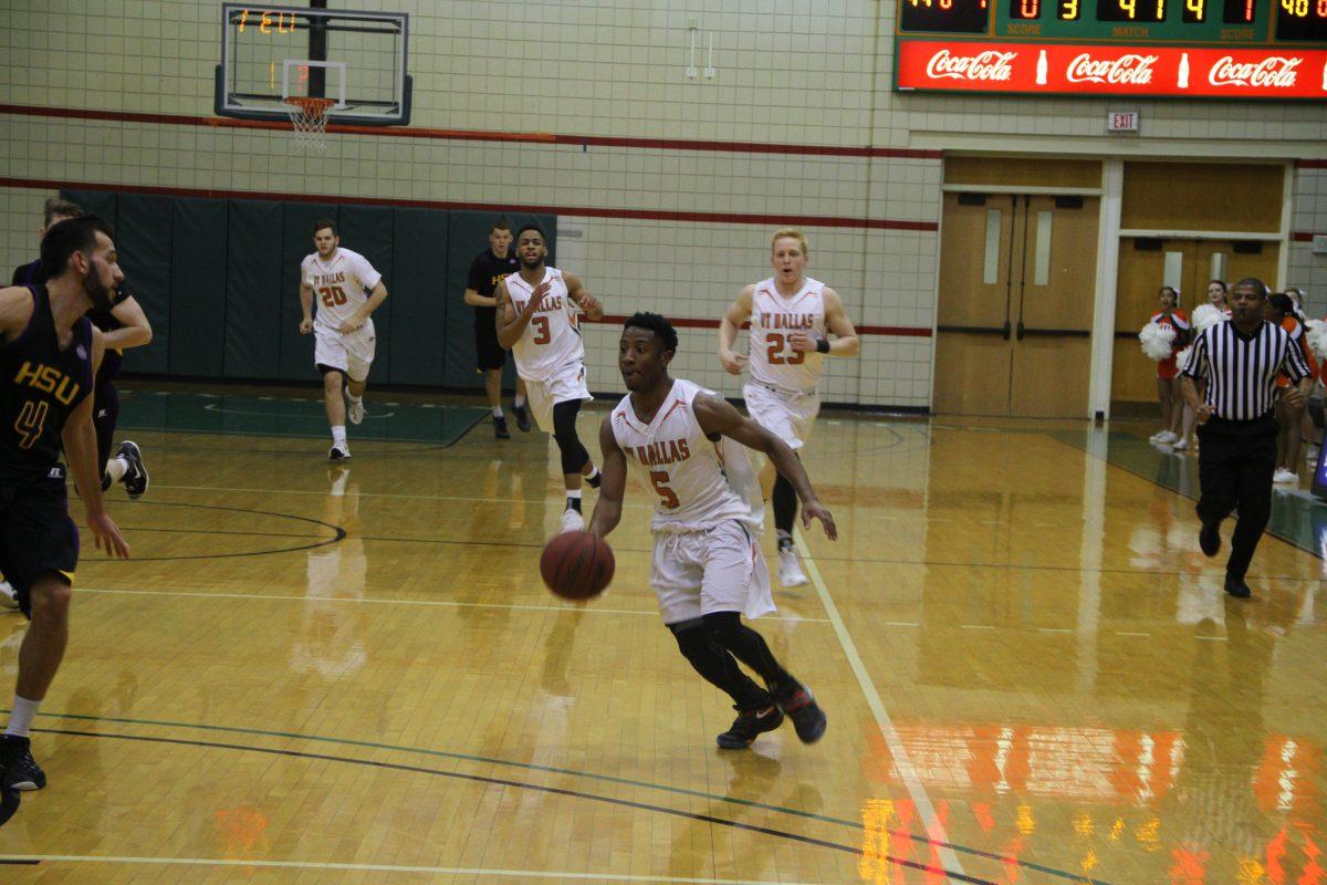 Men's basketball falls to Hardin-Simmons in non-conference contest