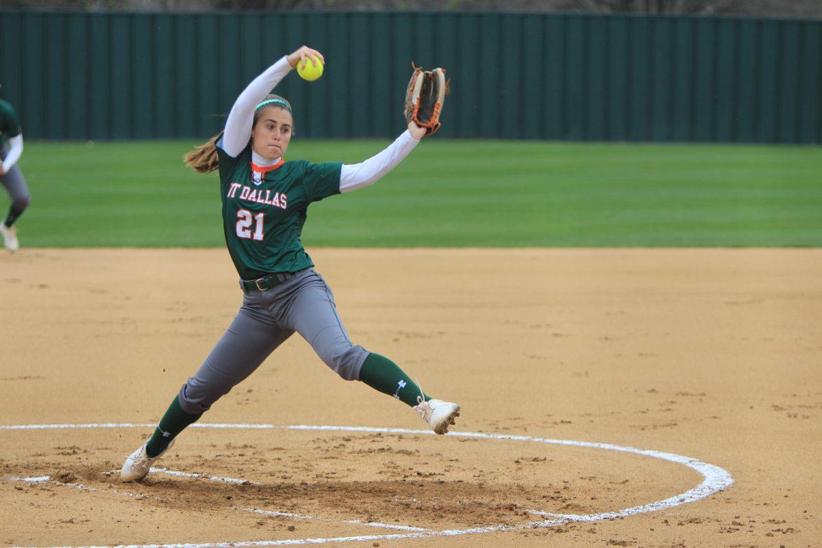 Hope Griffith, a sophomore utility player, steps up to bat at the first game of a March 4 doubleheader against LeTourneau. UTD won both games (5-0, 6-1) as well as the game Friday (8-7) to sweep the series and improve to 16-3 on the season. Photo by Srichandrakiran Gottipati | Mercury Staff.