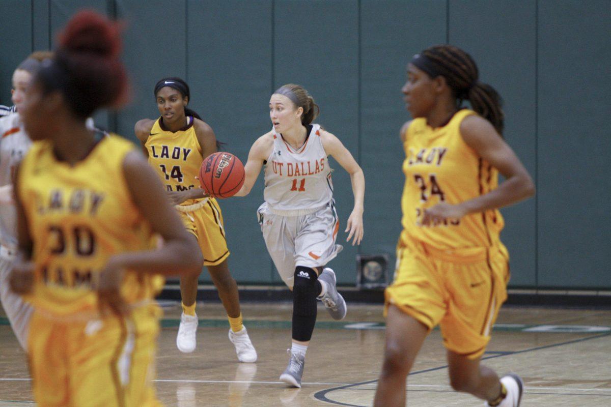 Senior guard McKenzie Petty made 3 field goals in 9 attempts during her 31 minutes on the court. Petty was named one of the ASC Players to Watch in the league's pre-season poll. Photo by Srikar Sudarasan Baskara | Mercury Staff.