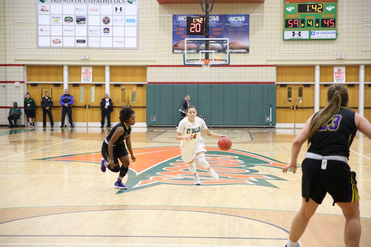 Victoria Pena led the Comets with 19 points in the 59-47 win over Howard-Simmons University on Dec. 18. Pena has averaged 14.8 points per game this season, the highest on the team, as the Comets got off to a 10-2 start. Photo by Srikar Baskara | Mercury Staff.