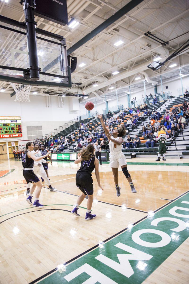 Junior guard Tyra Banks had 3 points in her 16 minutes of play against University of the Ozarks at home on Jan. 20. The Comets took a 5-4 lead with 6:26 to play in the first quarter and held onto it through the end of the game, a 76-41 win. Photo by William Legrone | Mercury Staff.