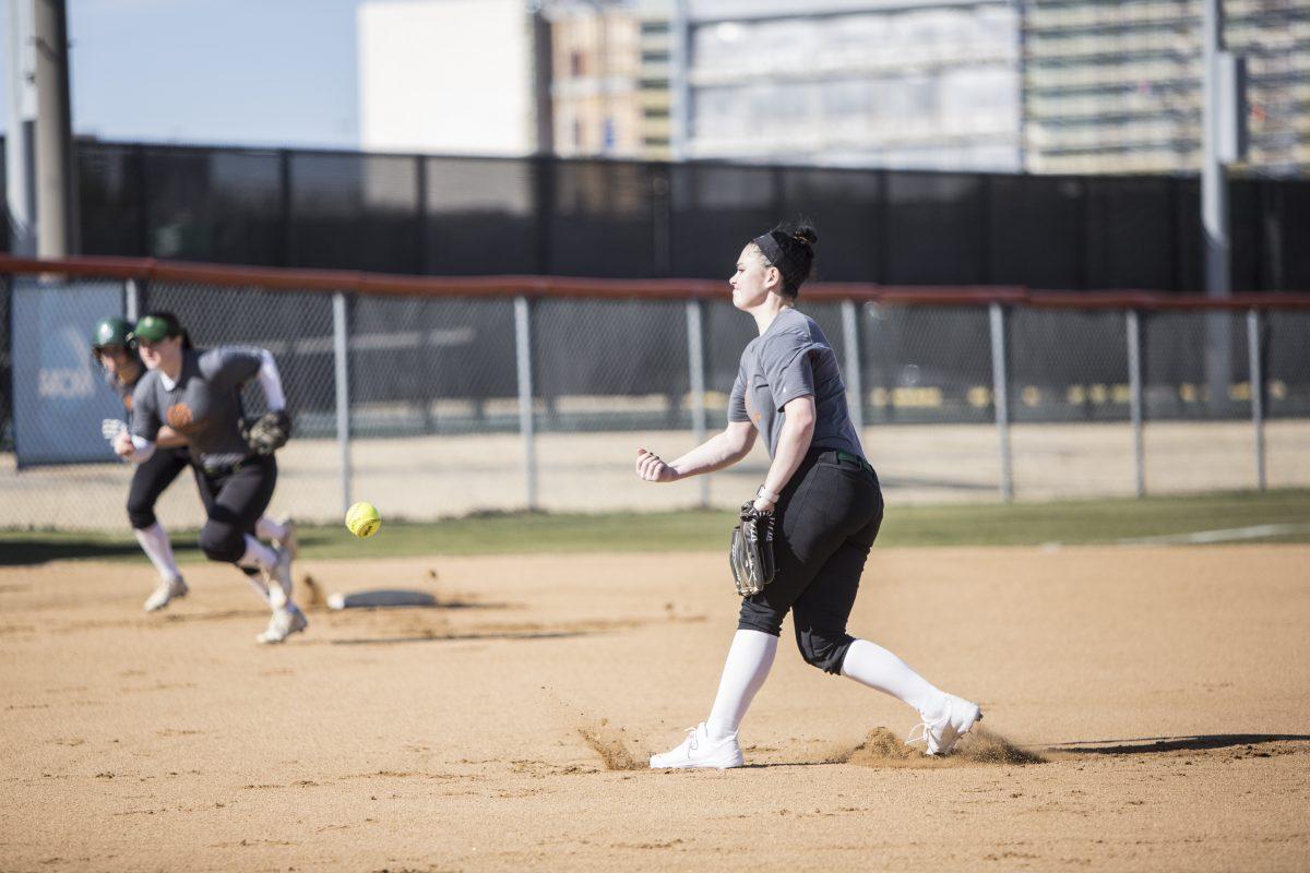 Freshman pitcher Blaire Evans pitches a fastball during a scrimmage held on Feb. 2. The Comets will play their first game of the season on Feb. 10 at home against the Mary Hardin-Baylor Crusaders. Photo by William Legrone | Photo Editor.