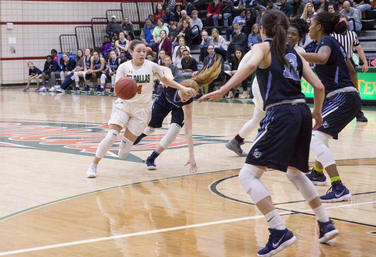Sophomore guard Victoria Pena drives the ball to the net during a home game against East Texas Baptist Feb. 17. The Comets defeated the Tigers 78-68 in the last game of the regular season. UTD faces off against Hardin-Simmons Feb. 22 to start the ASC championship tournament. Photo by WIlliam Legrone | Photo Editor.