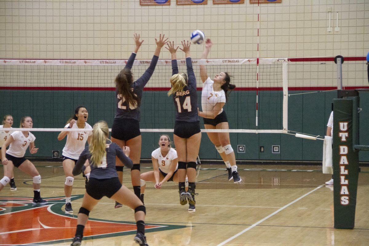 The women's volleyball team won 3-0 against Heidelberg on Aug. 31. Photo by Achint Khanijo | Mercury Staff.