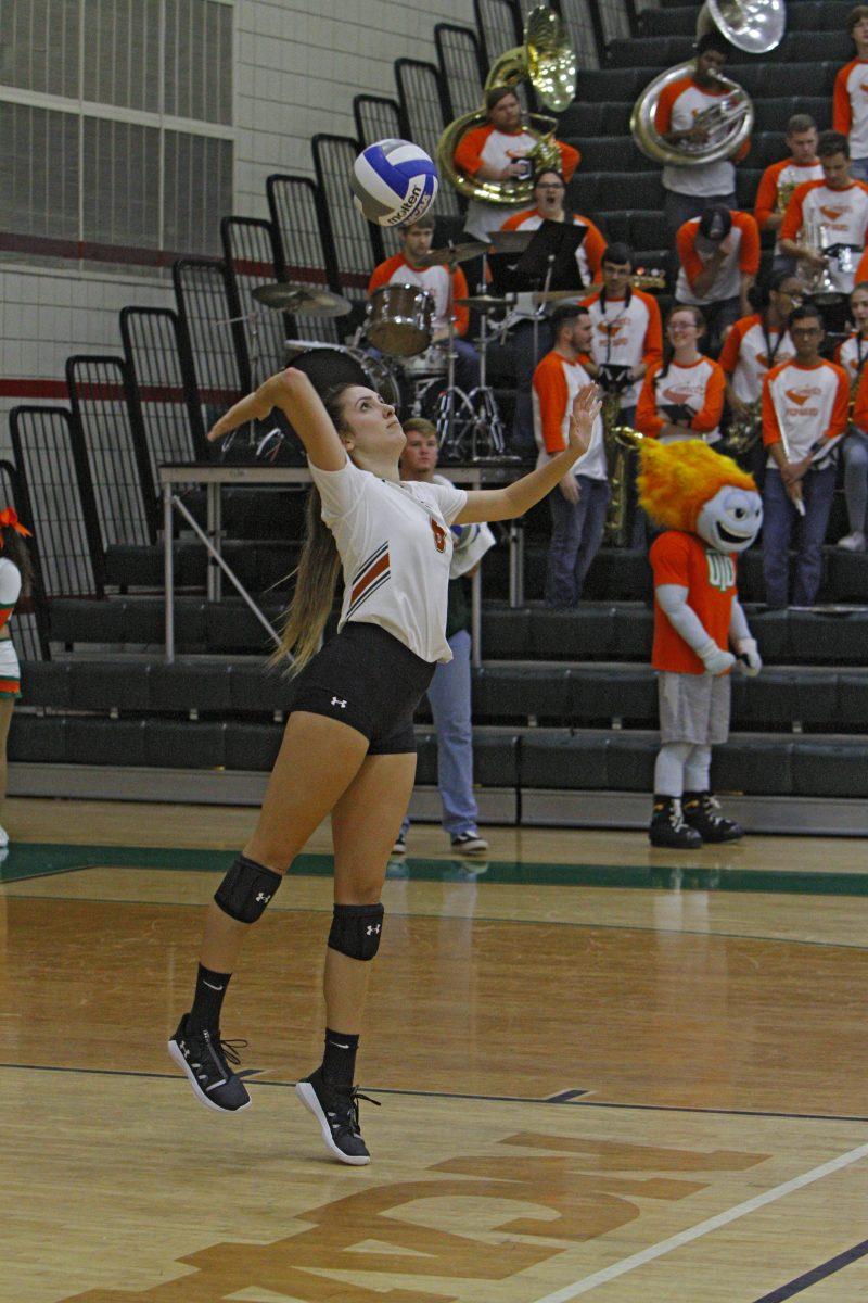 Despite a team composed of mostly underclassmen, the volleyball team managed to win the American Southwest Conference
East Division. Before the tournament, they maintained a 13-game winning streak throughout the season. Photo by Amina Hussain | Mercury Staff