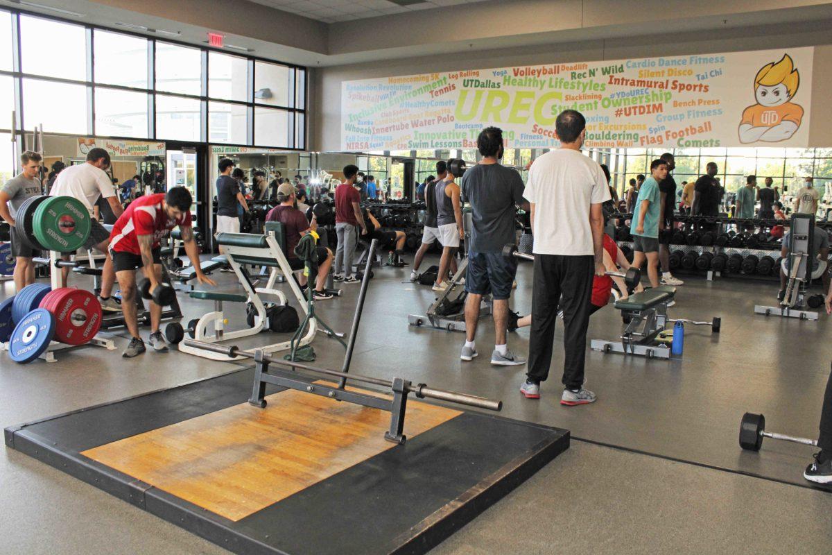 Gymgoers are generally satisfied with the quality of UREC servies but are unhappy about their busyness. Photo by Adamaris Dominguez | Mercury Staff